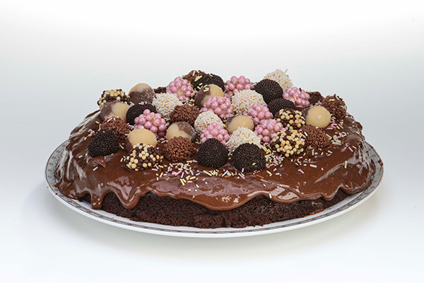 Bolo de brigadeirinhos da Beth Chocolates Bolo de brigadeirinhos da Beth Chocolates