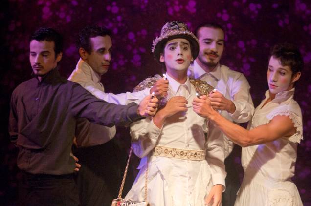 A Importância de Ser Perfeito: comédia de Oscar Wilde A Importância de Ser Perfeito: comédia de Oscar Wilde