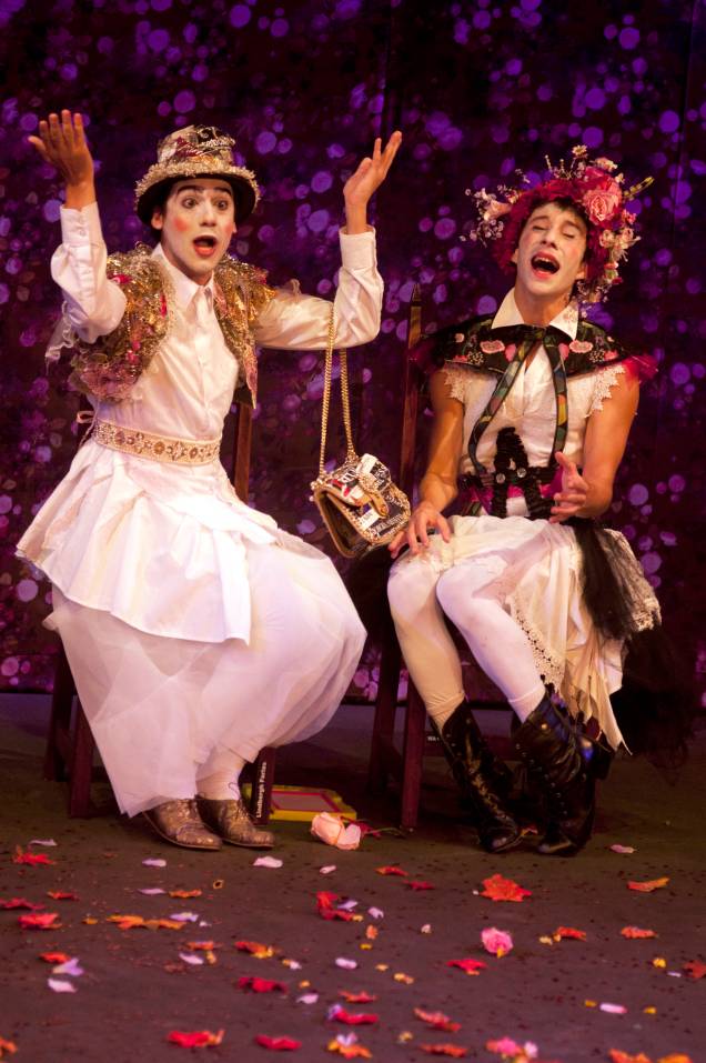 A Importância de Ser Perfeito: comédia de Oscar Wilde A Importância de Ser Perfeito: comédia de Oscar Wilde