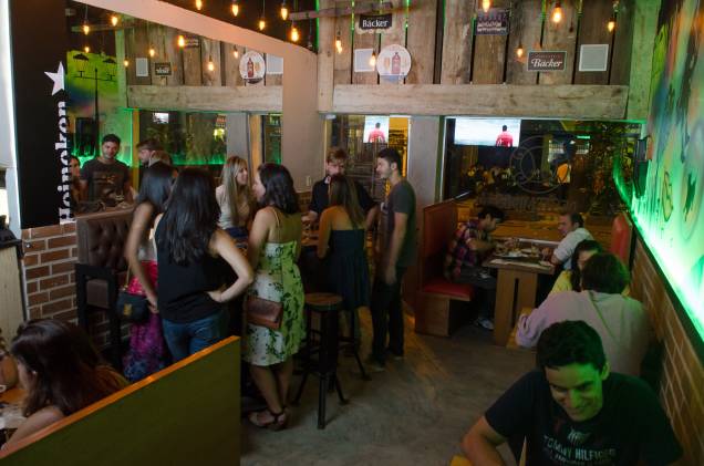 Movimento no salão: novo pub em Botafogo