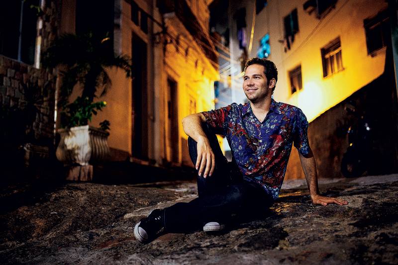 A cantora: o repertório reúne músicas de várias fases