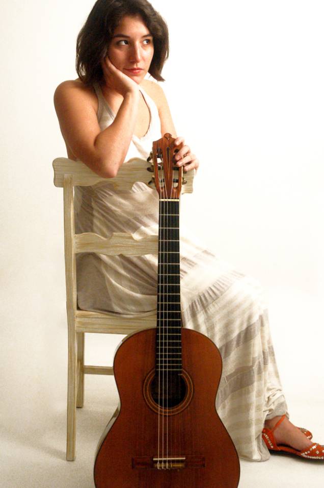 Elodie Bouny: a exímia violonista se apresenta na casa do Choro