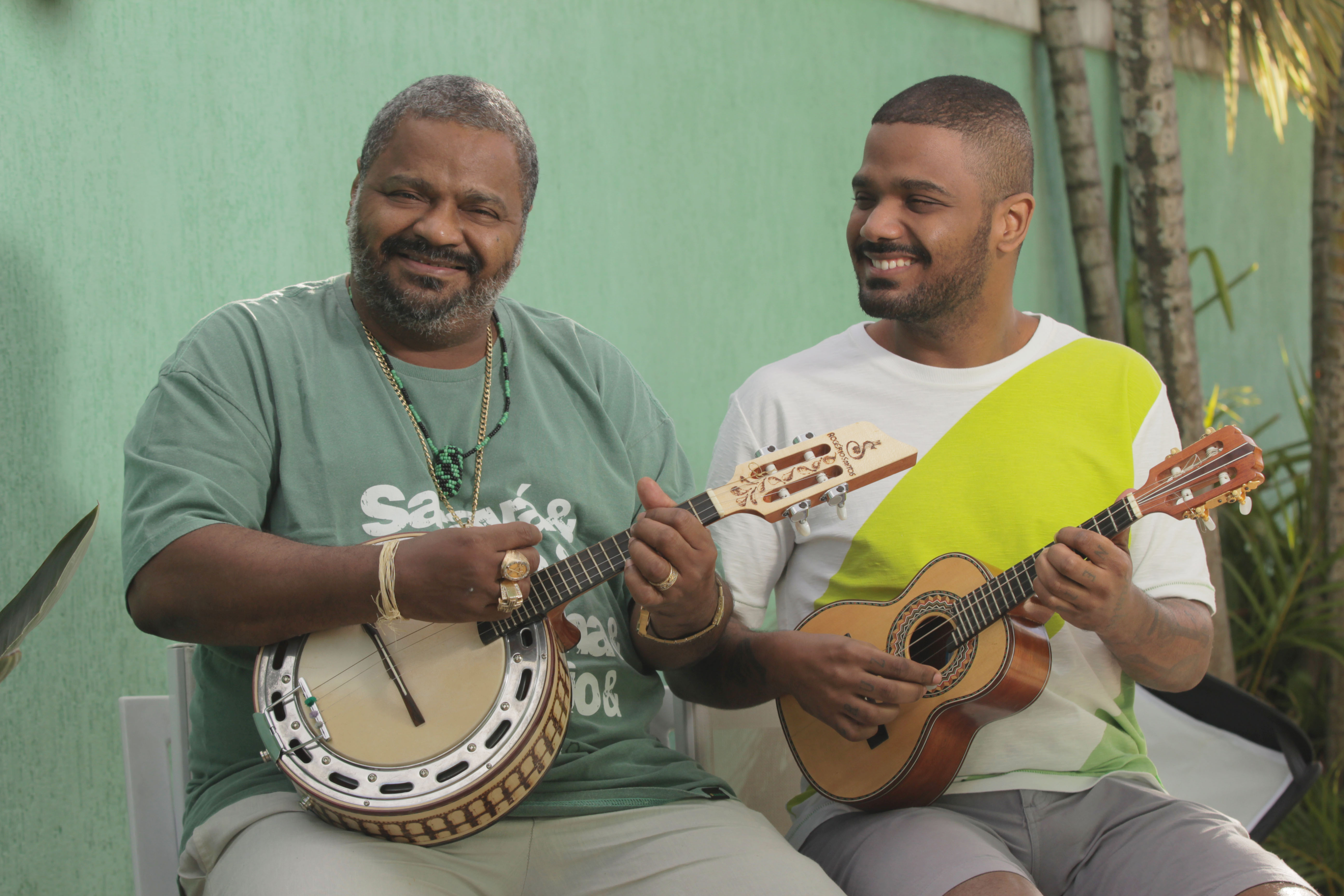 em-familia-2-notas-arlindo-cruz-e-arlindinho-2.jpeg