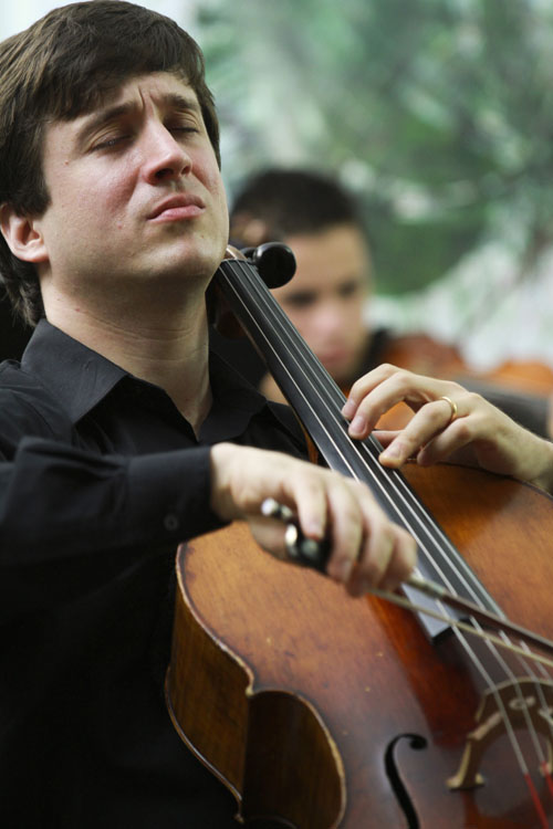 foto_leo-altino_cello2-1.jpeg
