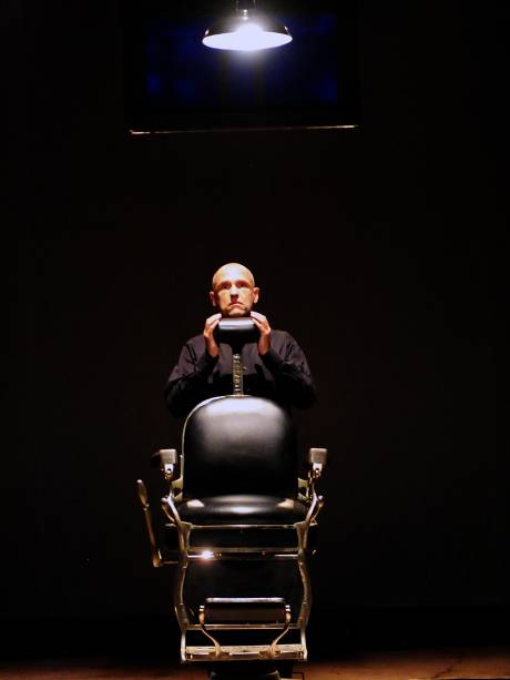 Gilberto Gawronski em Ato de Comunhão: peça baseada em caso real volta à cena Gilberto Gawronski em Ato de Comunhão: peça baseada em caso real volta à cena