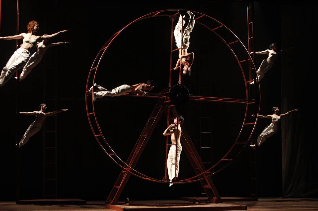 Espetáculo reúne trechos de Rota (1995) e Velox (1997)