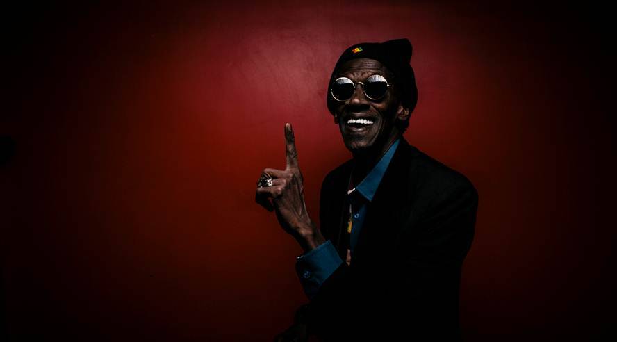 Cheikh Lô: atração do Mimo em Paraty Cheikh Lô: atração do Mimo em Paraty