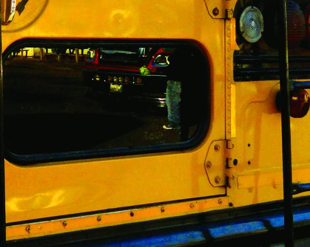 Ônibus escolares são vendidos e doados pelos Estados Unidos Ônibus escolares são vendidos e doados pelos Estados Unidos