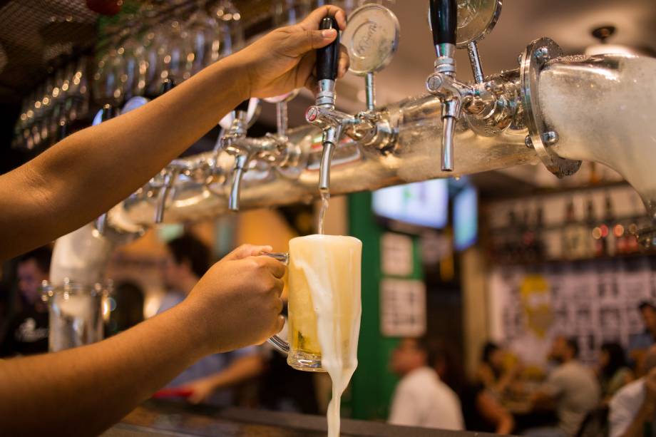 O bar investiu na criação da um chope da casa, que divide as torneiras com marcas comerciais e bebidas convidadas