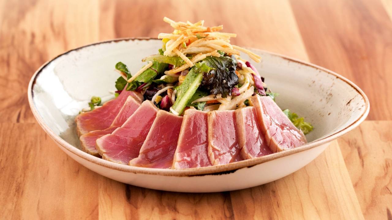 p-f-chang-s_seared-ahi-salad.jpeg