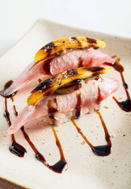 Atum, foie gras e maçã verde caramelada: R$ 27,00