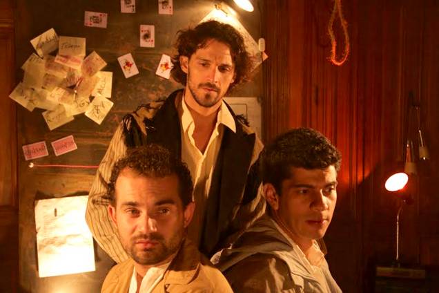 Rosencrantz e Guildenstern Estão Mortos: texto do inglês Tom Stoppard enfoca dois coadjuvantes de Hamlet Rosencrantz e Guildenstern Estão Mortos: texto do inglês Tom Stoppard enfoca dois coadjuvantes de Hamlet