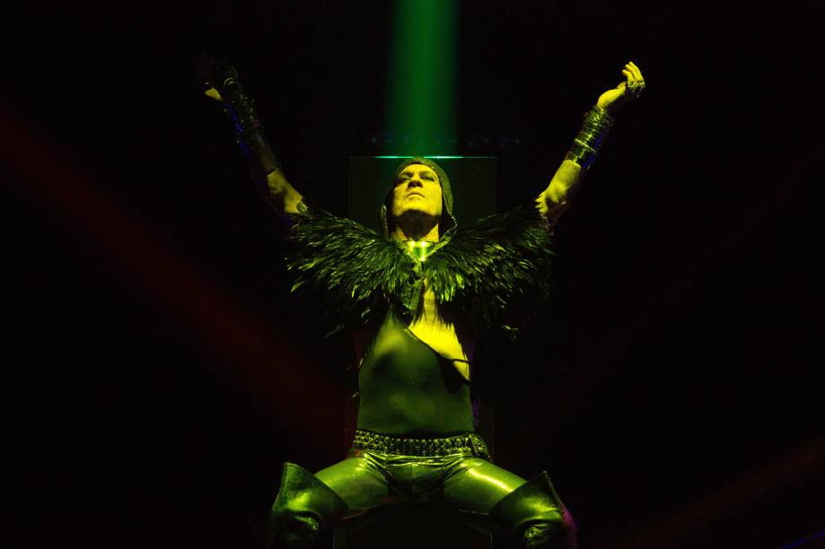 O cantor: mistura sonora em duas noites no Circo