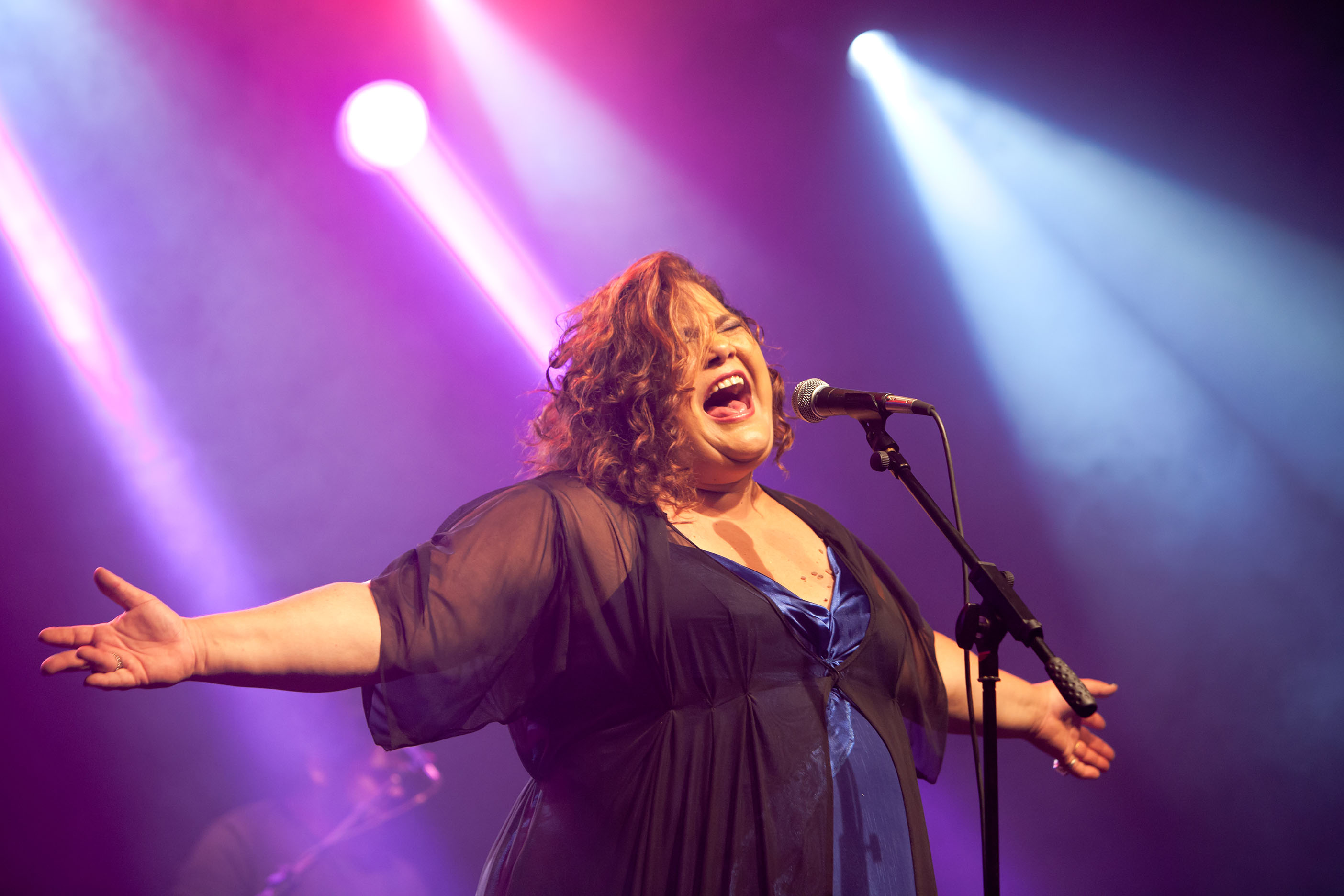 shows-simone-mazzer_foto-alexandre-moreira-117-bx.jpeg