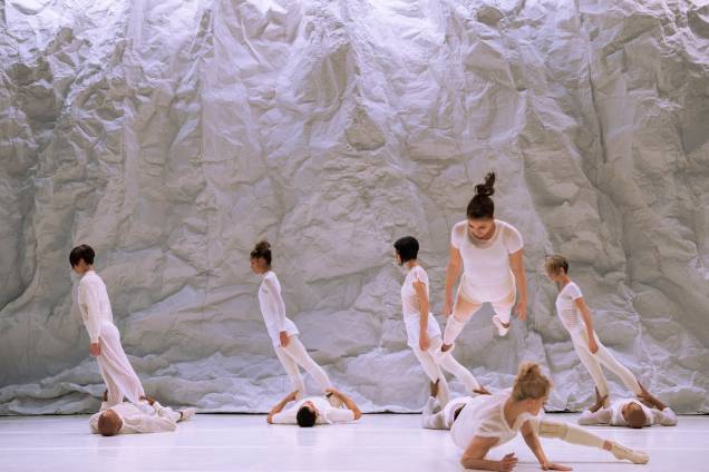Suíte Branca, nova coreografia do Grupo Corpo: celebração dos 40 anos da trupe