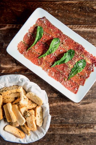 Original: o carpaccio de picanha é levemente selado na brasa (R$ 29,00)