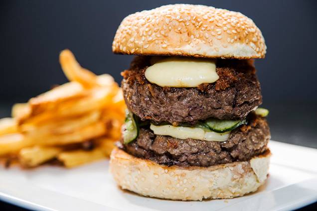 O all in burger (R$ 38,90): boa dica para apetites maiores O all in burger (R$ 38,90): boa dica para apetites maiores