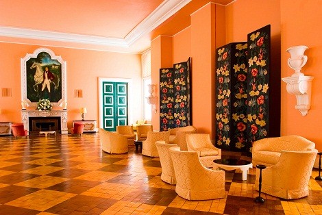 O interior imita as mansões de Los Angeles e o glamour de Hollywood. Para fazer uma cópia perfeita foi trazida uma arquiteta americana Dorothy Draper<br> O interior imita as mansões de Los Angeles e o glamour de Hollywood. Para fazer uma cópia perfeita foi trazida uma arquiteta americana Dorothy Draper<br>