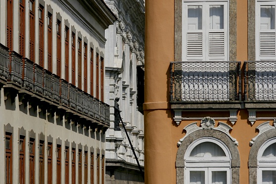 Típicos de Lisboa, os sobrados de um ou dois andares dominam a vista desta região central do Rio<br>
