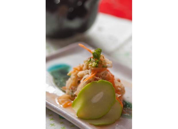 Sardinha ao forno ao molho chermoula e arroz de açafrão<br> Sardinha ao forno ao molho chermoula e arroz de açafrão<br>