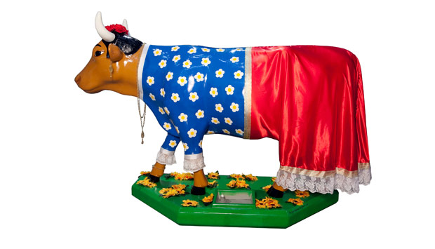 E se Frida Khalo fosse convidada a fazer um autorretrato em uma vaca? A versão bovina da artista mexicana feita por Hugo Peres está na Avenida das Américas, 2100, na Barra<br>