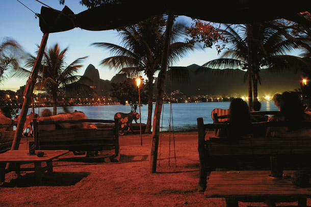 Que tal um jantar exótico à beira da Lagoa Rodrigo de Freitas?<br> Que tal um jantar exótico à beira da Lagoa Rodrigo de Freitas?<br>