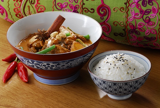 Prato típico, o mussaman curry é feito com fatias de filé mignon e encontrado no restaurante Sawasdee<br> Prato típico, o mussaman curry é feito com fatias de filé mignon e encontrado no restaurante Sawasdee<br>