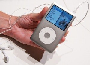 Do modelo Shuffle ao Touch, o reprodutor de música lançado em 2001 é sucesso absoluto.<br>