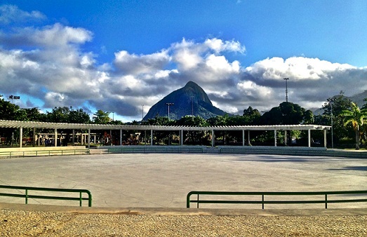 A enorme pista também teve suas grades trocadas, e o entorno recebeu gramados que vão melhorar a drenagem durante as chuvas<br> A enorme pista também teve suas grades trocadas, e o entorno recebeu gramados que vão melhorar a drenagem durante as chuvas<br>
