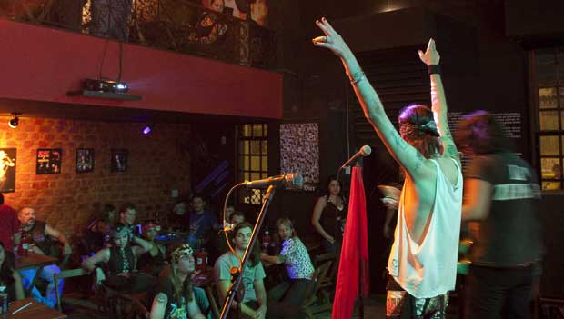 Para os amantes da guitarra, há shows e performances no Calabouço<br> Para os amantes da guitarra, há shows e performances no Calabouço<br>
