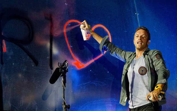 Líder do Coldplay, Chris Martin teve apresentação elogiada<br>