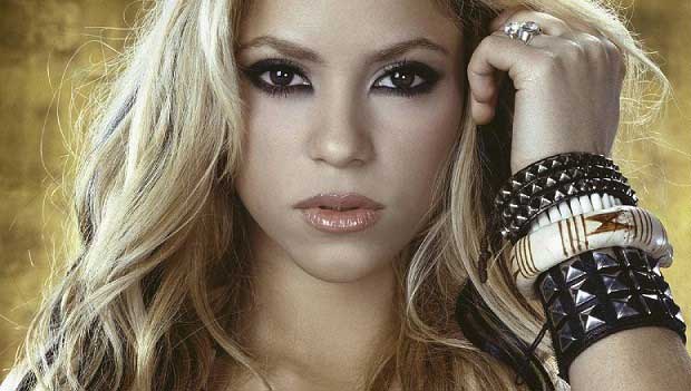 A cantora é também compositora, produtora e dançarina. Ela já vendeu mais de 105 milhões de álbuns em todo o mundo, sendo uma das recordistas nos anos 2000<br>