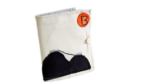 Kit calculadora da Oficina Toque de Mão (R$ 30,00), feito com retalhos e bordado à mão. Vem com bloco, calaculadora e caneta<br> Kit calculadora da Oficina Toque de Mão (R$ 30,00), feito com retalhos e bordado à mão. Vem com bloco, calaculadora e caneta<br>