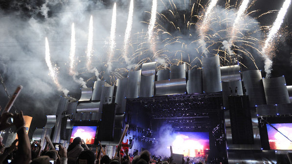 A abertura do Palco Mundo, com show pirotécnico emocionante<br>