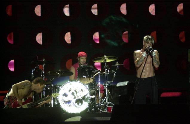 Os quatro integrantes da banda Red Hot Chili Peppers estão de volta à edição de 2011 do festival<br>