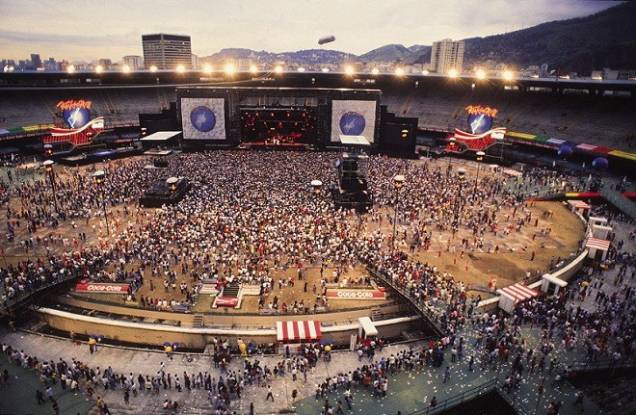 A segunda edição do festival foi realizada no estádio Maracanã, e não na Cidade do Rock que ficava em um terreno ao lado do Riocentro<br> A segunda edição do festival foi realizada no estádio Maracanã, e não na Cidade do Rock que ficava em um terreno ao lado do Riocentro<br>