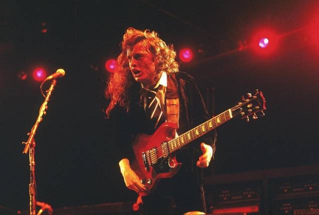 Angus Young, guitarrista fundador da banda australiana AC-DC<br>