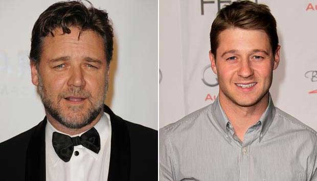 Russell Crowe e Banjamin McKenzie são tão parecidos que até parecem pai e filho!<br>