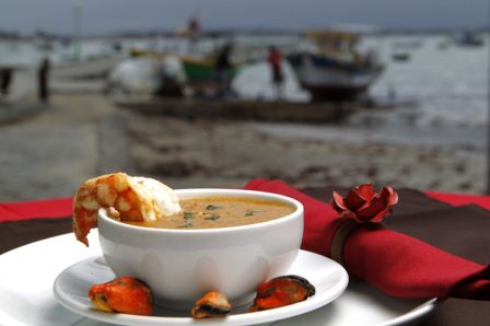 Sopa del Mar: creme de aipim com frutos do mar.<br>