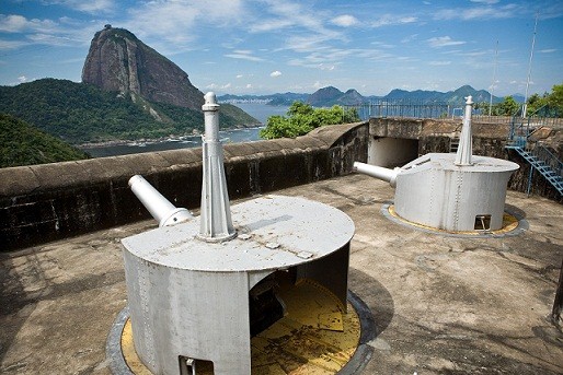 Do alto da montanha, os militares protegeram a entrada de Guanabara ao longo de três séculos<br> Do alto da montanha, os militares protegeram a entrada de Guanabara ao longo de três séculos<br>