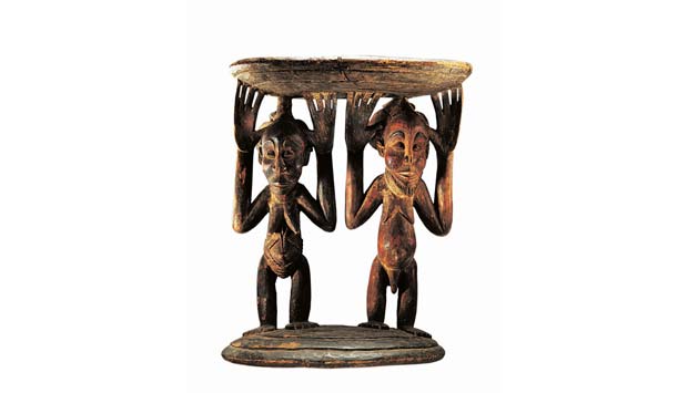Banco de madeira feito na República do Congo, no século XIX, que faz parte do acervo do Museu de Etnologia de Berlim. A mostra, de 2003, é a segunda mais vista na história do CCBB Rio<br> Banco de madeira feito na República do Congo, no século XIX, que faz parte do acervo do Museu de Etnologia de Berlim. A mostra, de 2003, é a segunda mais vista na história do CCBB Rio<br>