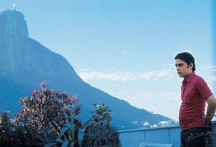Após um período do exílio na Europa, Chico volta a viver no Rio onde participaria de espetáculos famosos, como Ópera do Malandro<br> Após um período do exílio na Europa, Chico volta a viver no Rio onde participaria de espetáculos famosos, como Ópera do Malandro<br>
