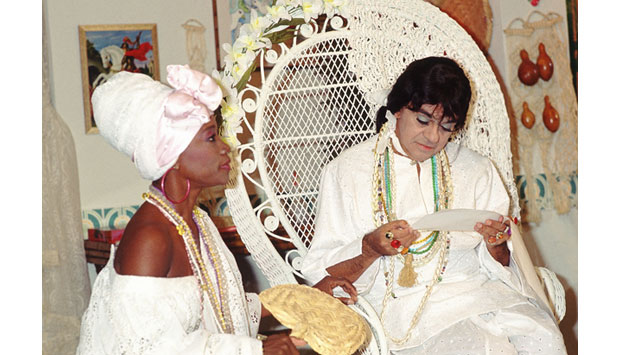 Um dos personagens mais marcantes e engraçados, o Painho, Pai de santo criado por Chico em homenagem à Bahia<br> Um dos personagens mais marcantes e engraçados, o Painho, Pai de santo criado por Chico em homenagem à Bahia<br>