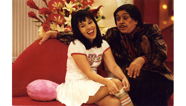 Chico sempre atuou ao lado de talentos consagrados, como na Escolinha do Professor Raimundo, e humoristas principiantes. Na imagem, ao lado de Cláudia Rodrigues em 2003, no programa Zorra Total<br> Chico sempre atuou ao lado de talentos consagrados, como na Escolinha do Professor Raimundo, e humoristas principiantes. Na imagem, ao lado de Cláudia Rodrigues em 2003, no programa Zorra Total<br>