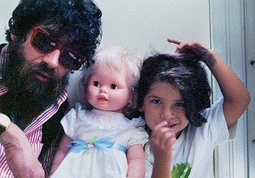 Ao lado da filha Vivi Seixas. Segundo sua ex-mulher, Kika, Raul era caseiro e gostava de ficar em família<br> Ao lado da filha Vivi Seixas. Segundo sua ex-mulher, Kika, Raul era caseiro e gostava de ficar em família<br>