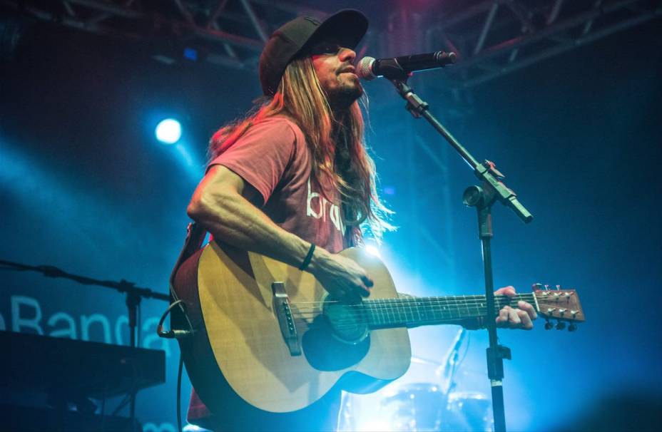 Armandinho: noite de reggae com o Chimarruts na Fundição