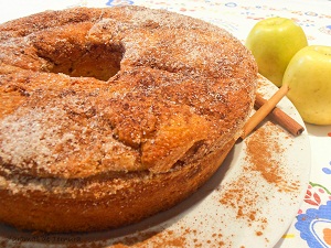 bolo-de-ma%c3%a7a-com-canela