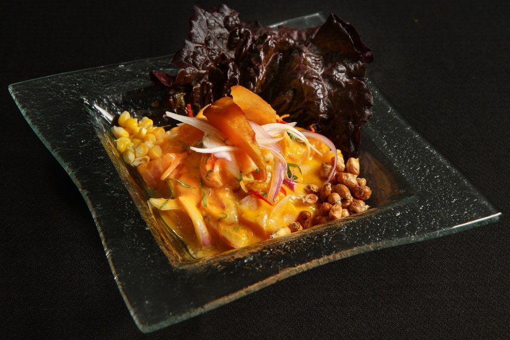 Ceviche yellow: atum ou salmão marinado em limão, ají amarillo e pimenta dedo-de-moça (foto:Pablo Pecora)