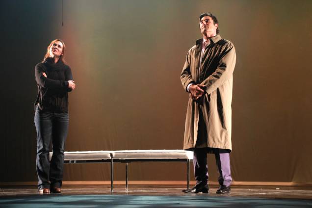 Closer - Perto Demais: peça ficou conhecida por sua adaptação para o cinema, dirigida por Mike Nichols Closer - Perto Demais: peça ficou conhecida por sua adaptação para o cinema, dirigida por Mike Nichols