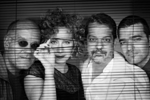 O Coletivo Samba Noir: Marcos Suzano, Katia B, Luís Filipe de Lima e Guilherme Gê